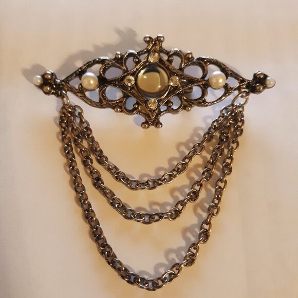 Vintage Broach Pearl Crystal Embellishment Stones Chain Antique Silver Tone - Picture 1 of 5